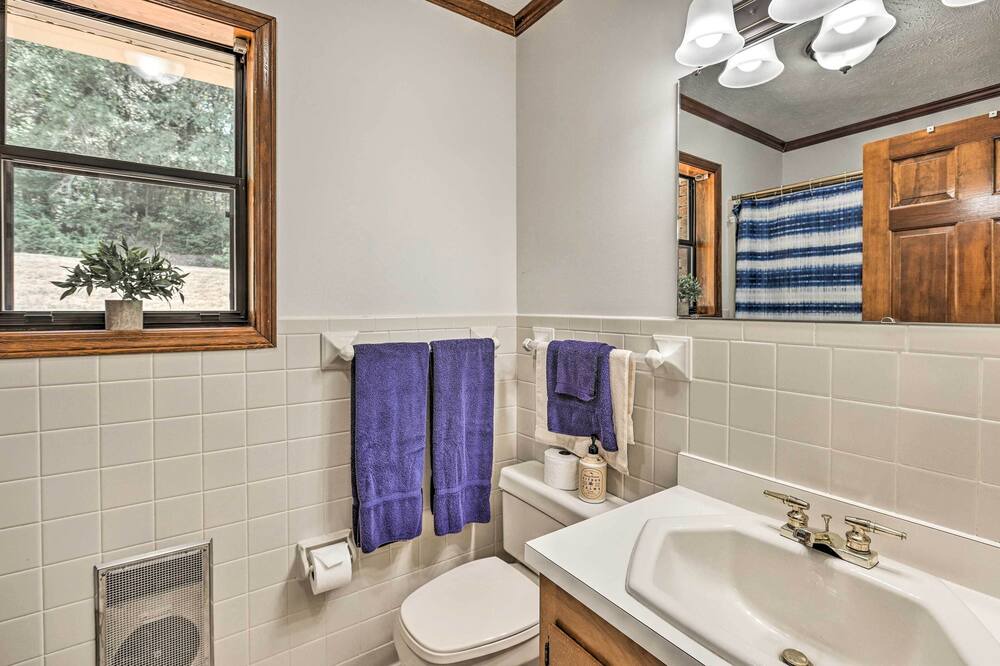 Photo of Bathroom in East Tallassee