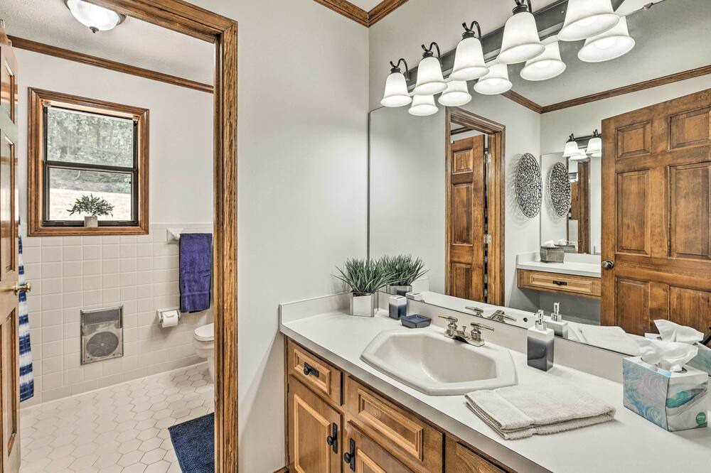 Photo of Bathroom in East Tallassee