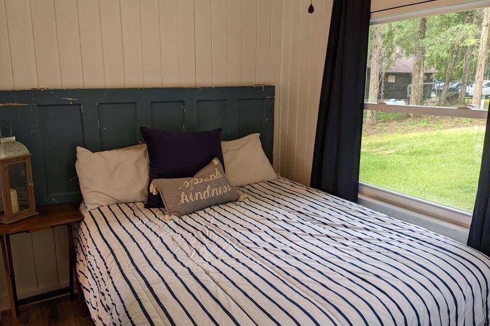 Photo of Bedroom in Jacksons' Gap