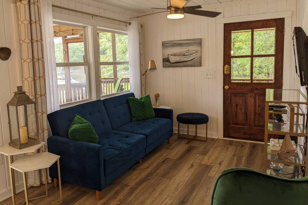 Photo of Livingroom in Jacksons' Gap