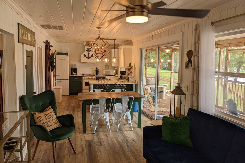 Photo of Livingroom in Jacksons' Gap