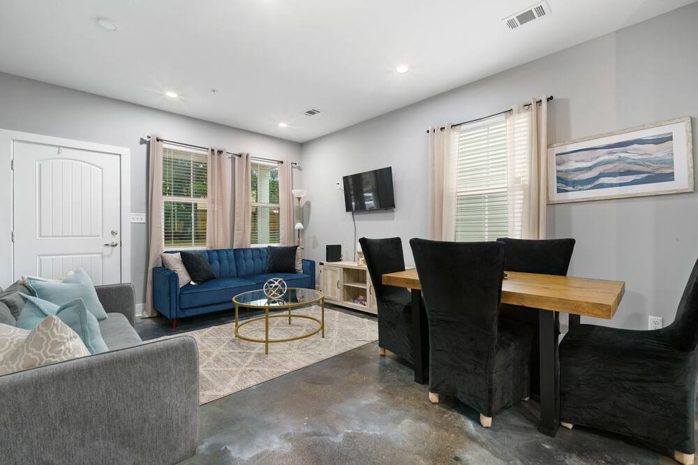 Photo of Livingroom in Mobile