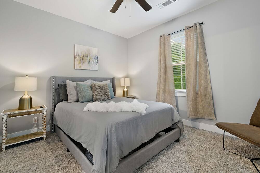 Photo of Bedroom in Mobile