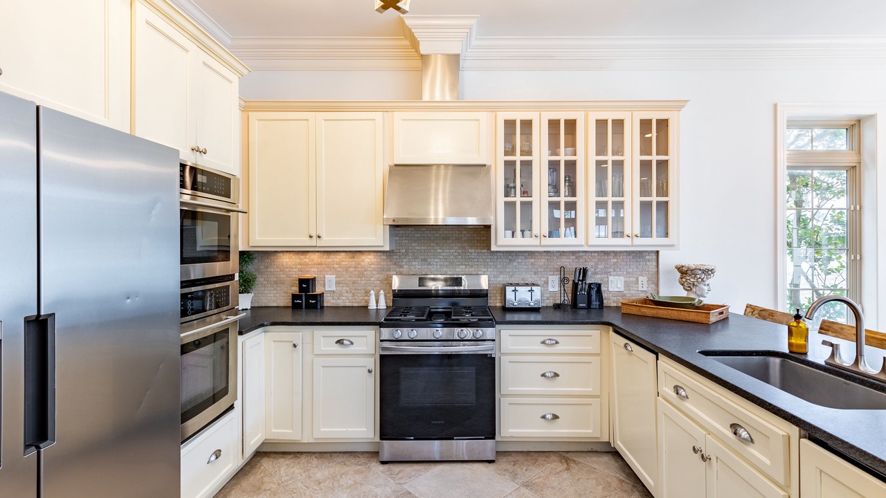 Photo of Kitchen in Tang-O-Mar