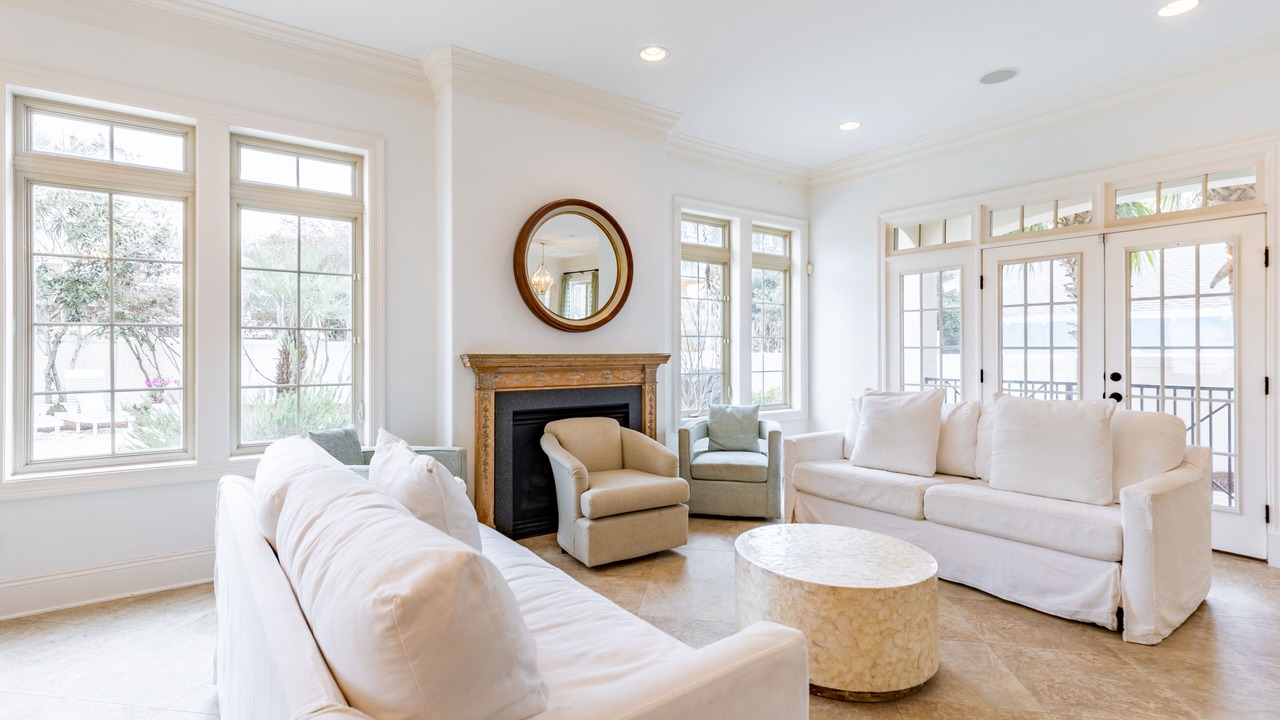 Photo of Livingroom in Tang-O-Mar
