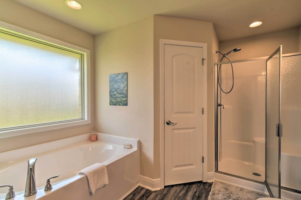 Photo of Bathroom in Foley