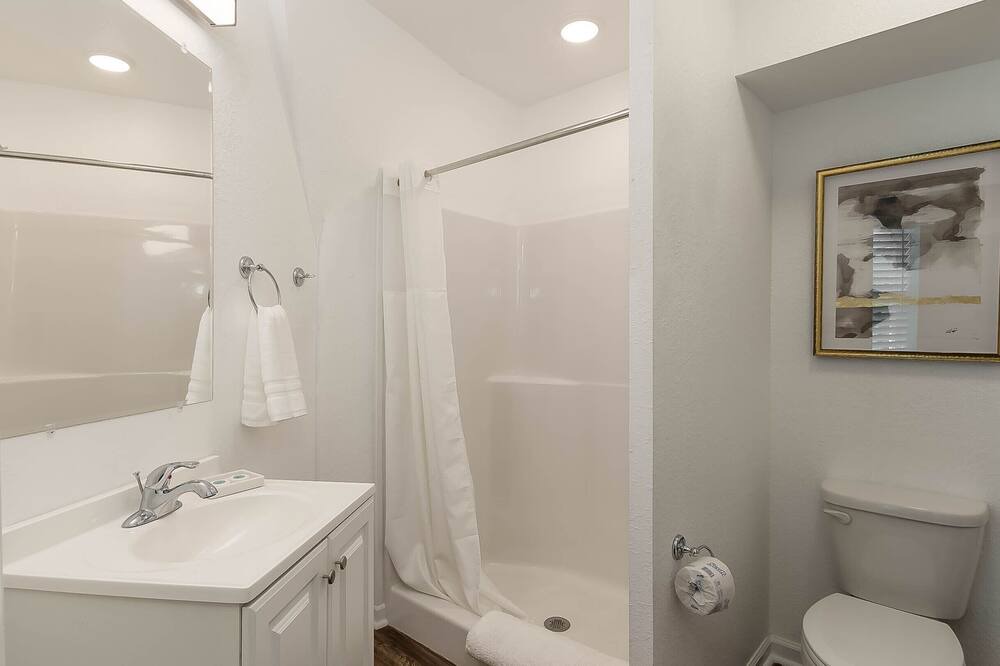 Photo of Bathroom in Tuscaloosa