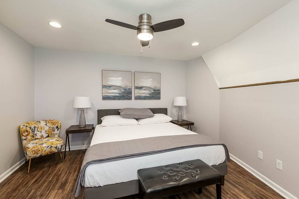 Photo of Bedroom in Tuscaloosa