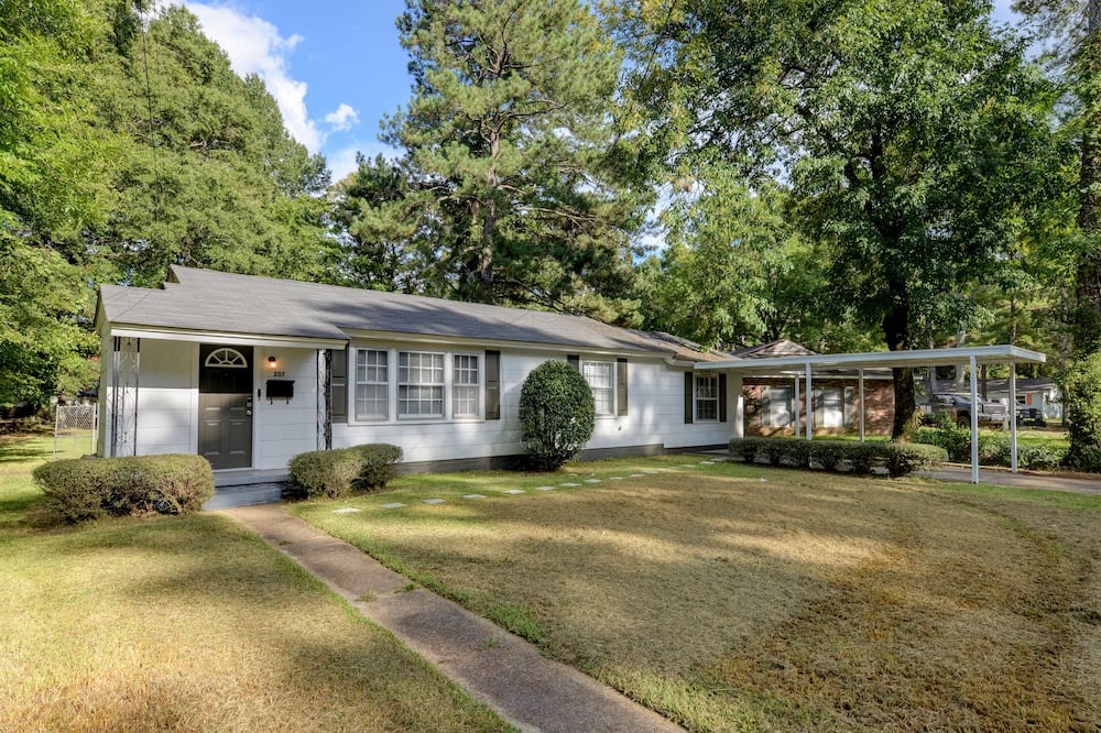 Photo of Outdoor in Starkville