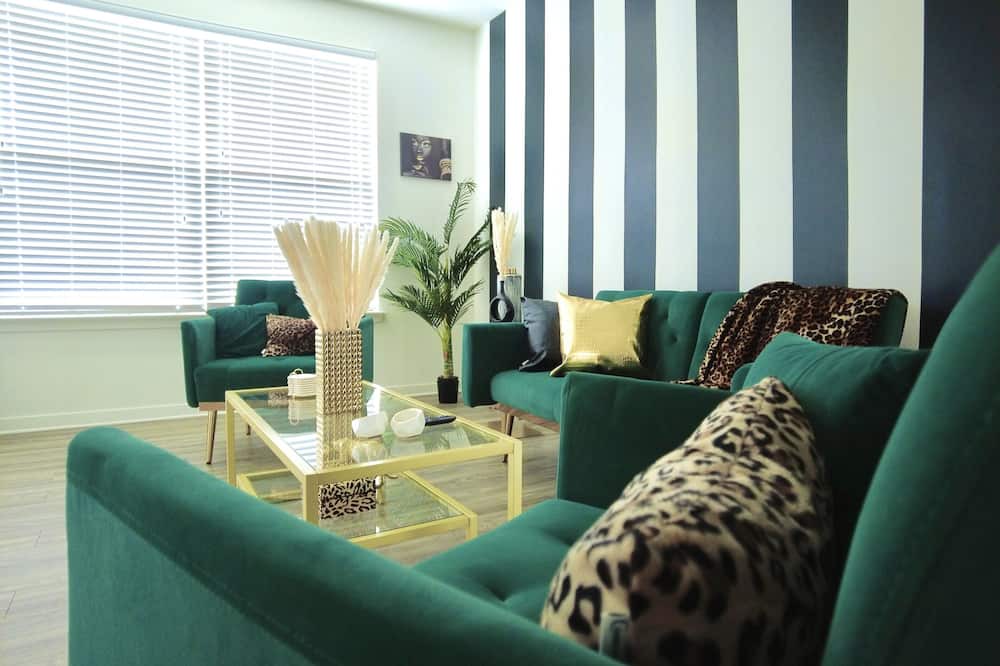 Photo of Livingroom in Mableton