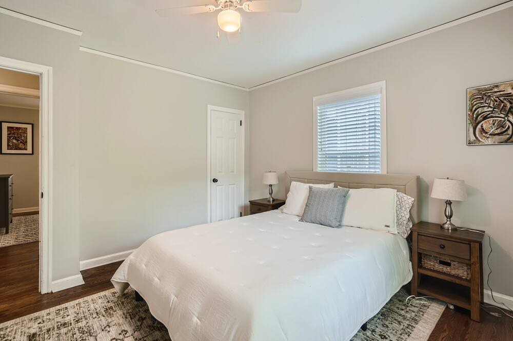 Photo of Bedroom in East Side