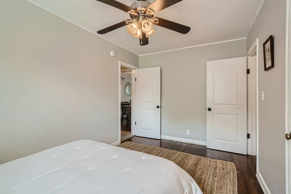 Photo of Bedroom in East Side