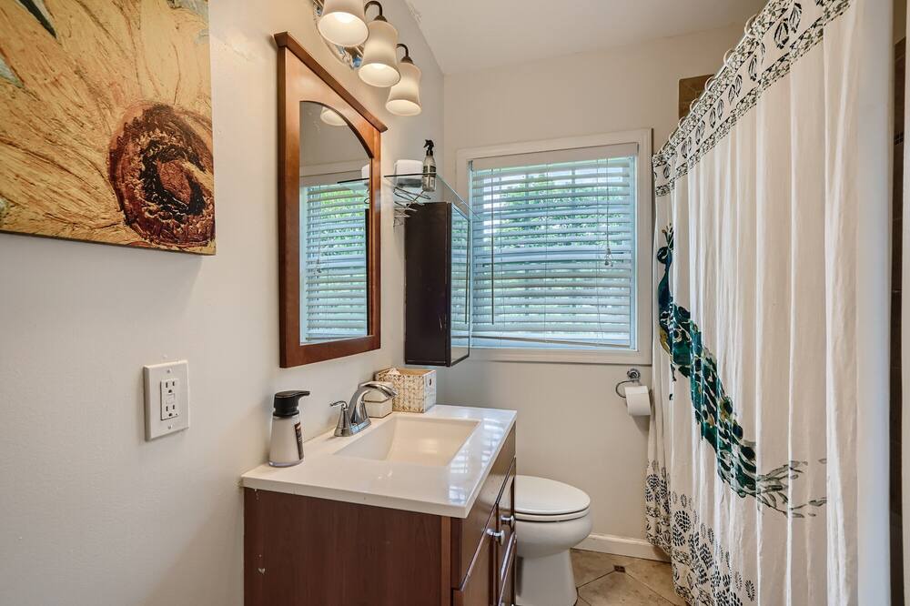 Photo of Bathroom in East Side