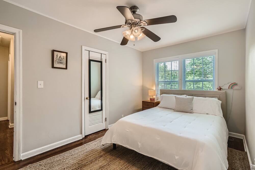 Photo of Bedroom in East Side