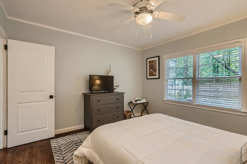 Photo of Bedroom in East Side