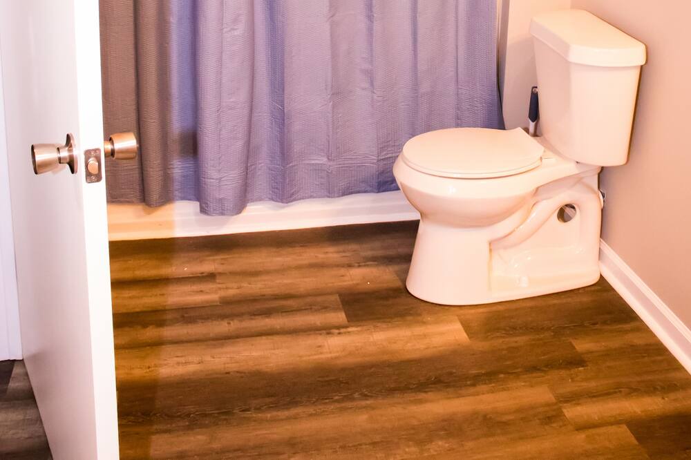 Photo of Bathroom in Albertville
