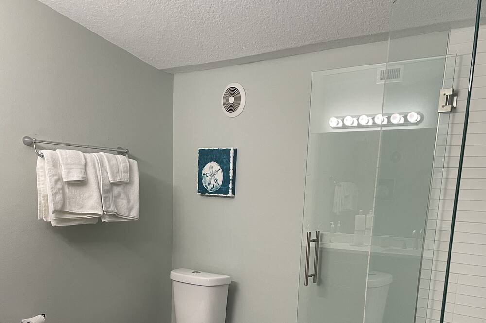 Photo of Bathroom in Crescent City
