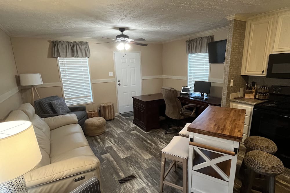 Photo of Livingroom in Elberta