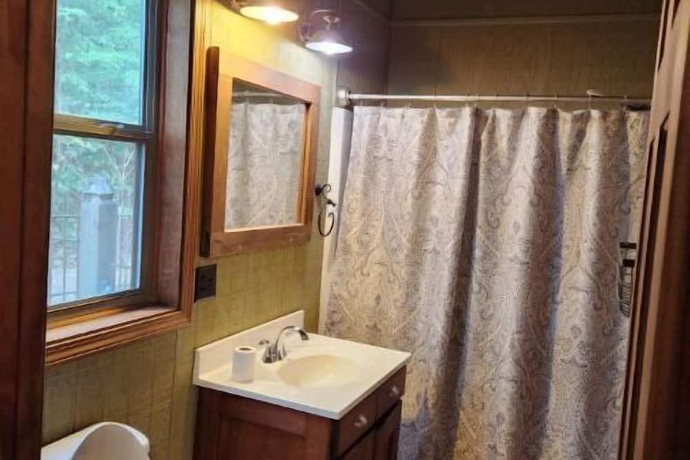 Photo of Bathroom in Rose Hill