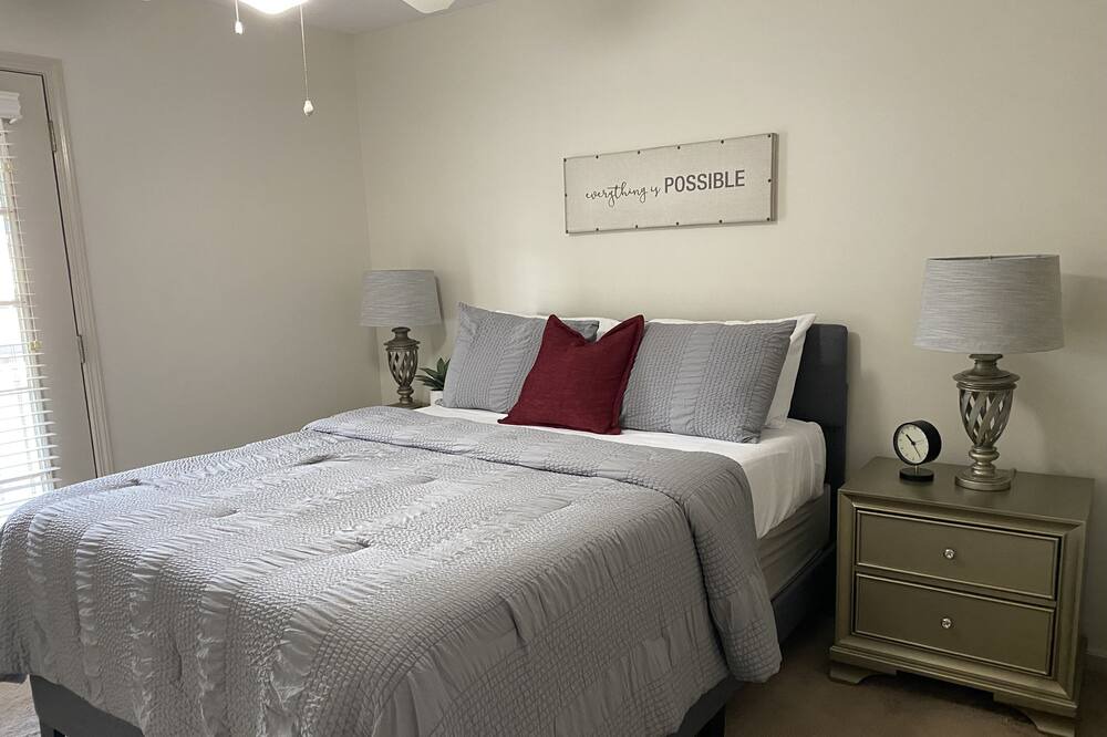 Photo of Bedroom in Tuscaloosa