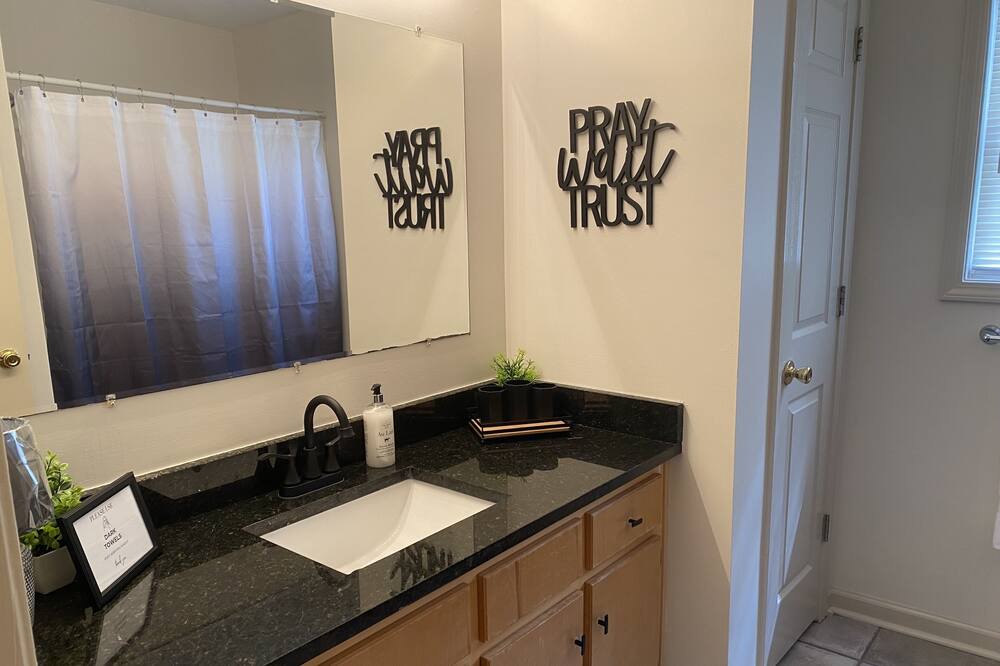 Photo of Bathroom in Tuscaloosa