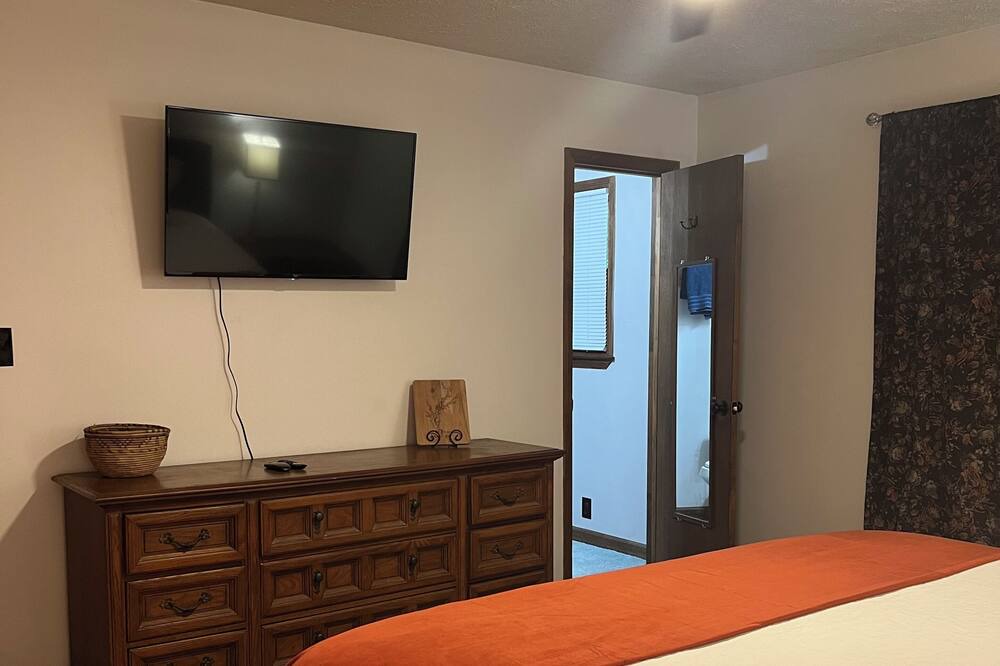 Photo of Bedroom in LaGrange