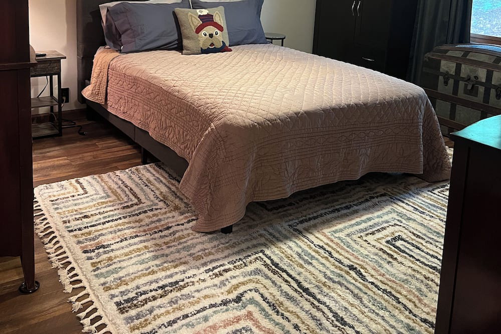 Photo of Bedroom in LaGrange