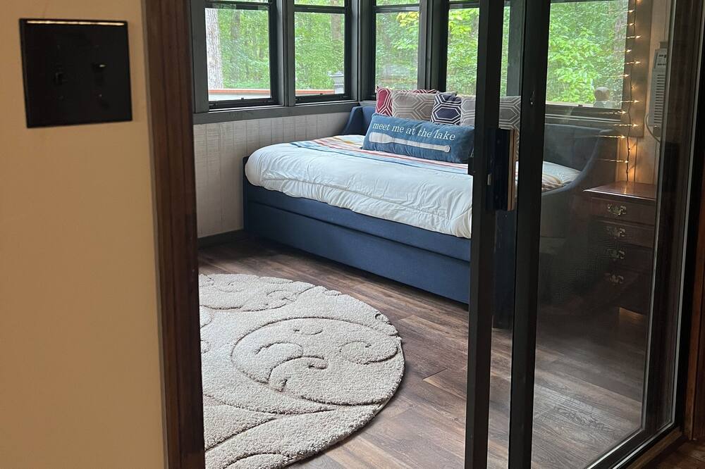 Photo of Bedroom in LaGrange