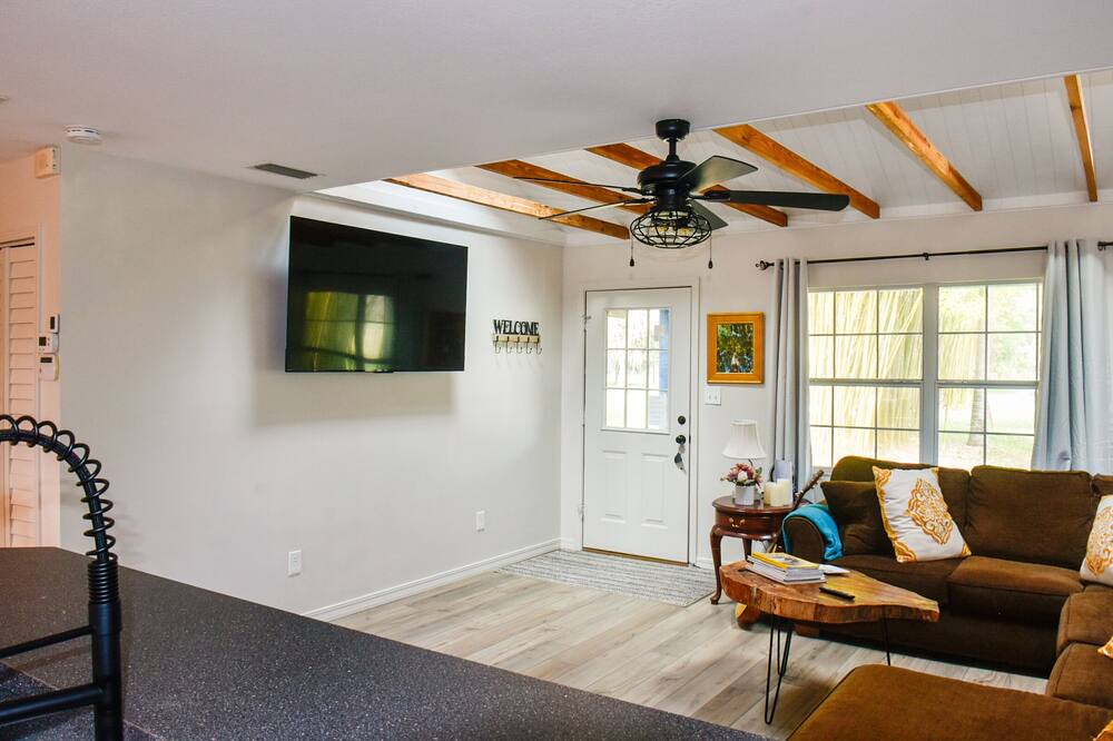 Photo of Livingroom in East Palatka