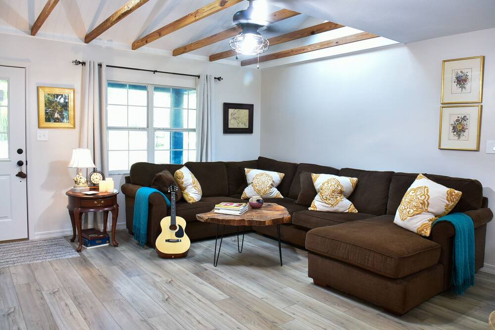 Photo of Livingroom in East Palatka