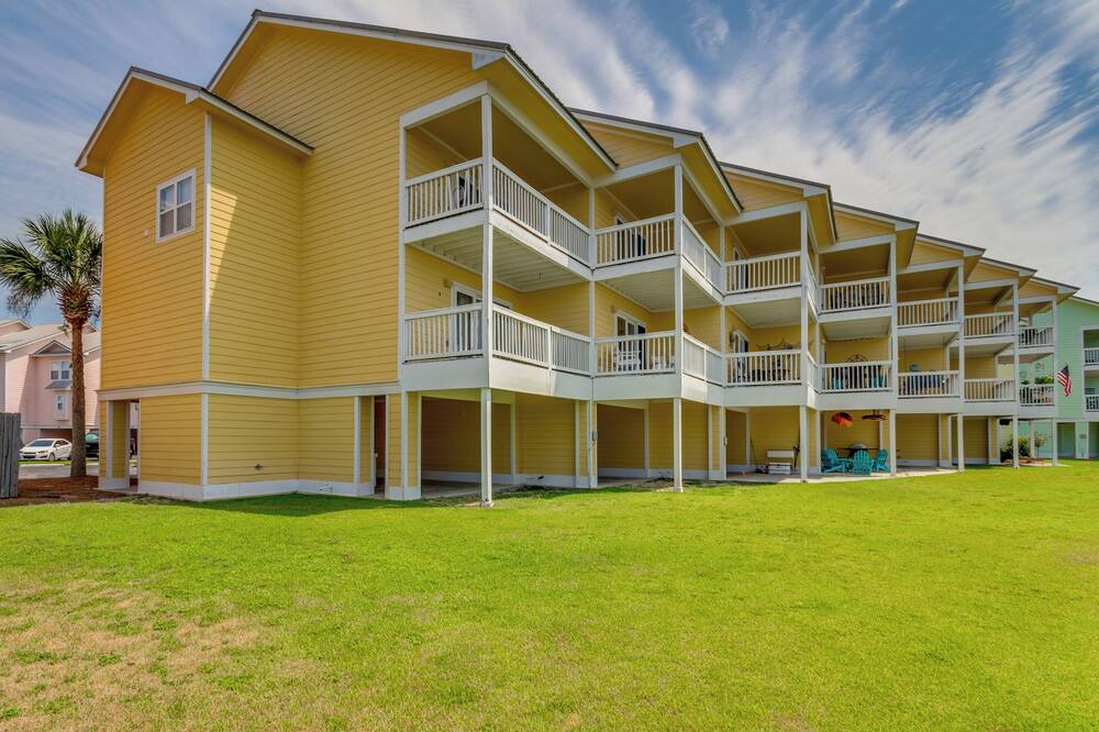 Photo of Outdoor in Innerarity Townhomes