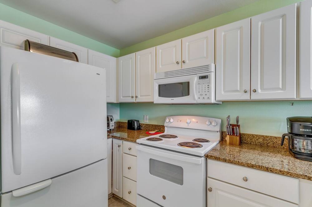Photo of Kitchen in Innerarity Townhomes