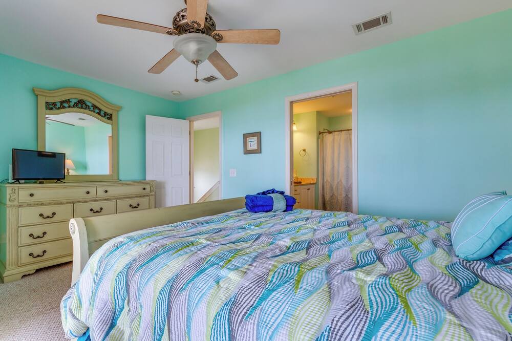 Photo of Bedroom in Innerarity Townhomes