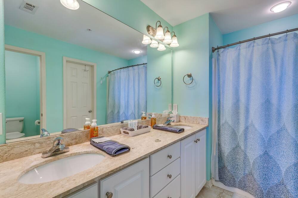 Photo of Bathroom in Innerarity Townhomes