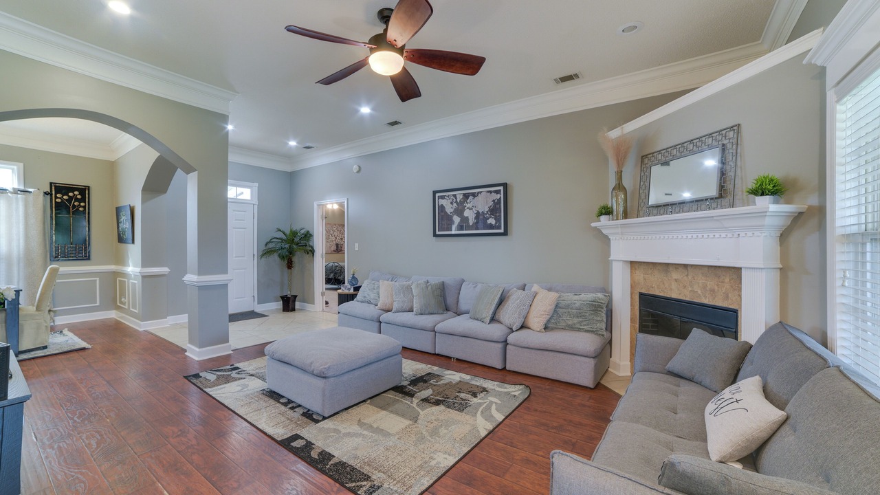 Photo of Livingroom in Valdosta