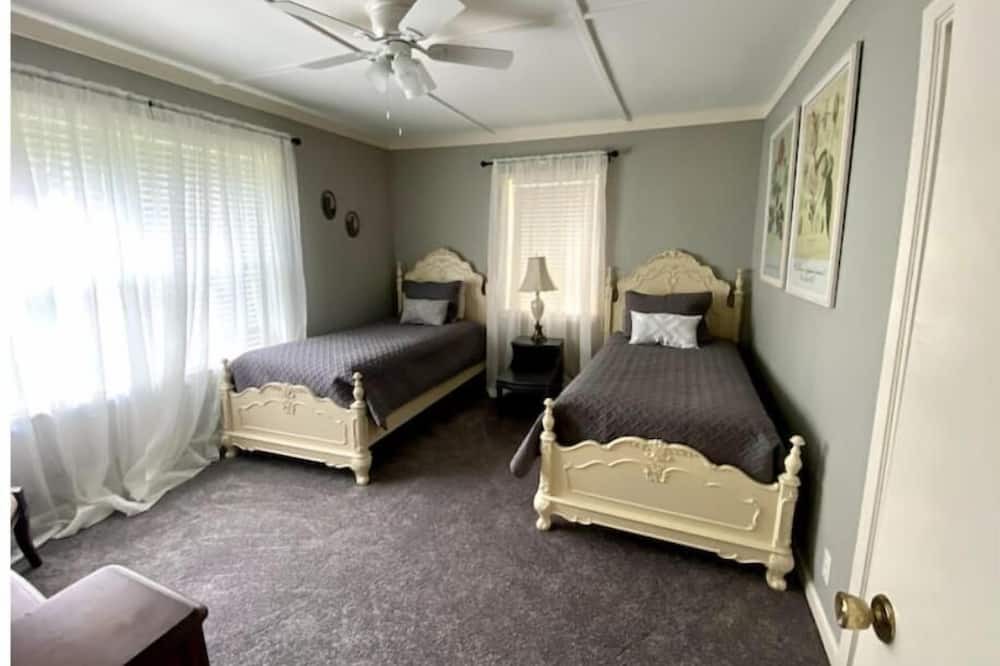 Photo of Bedroom in Laurel