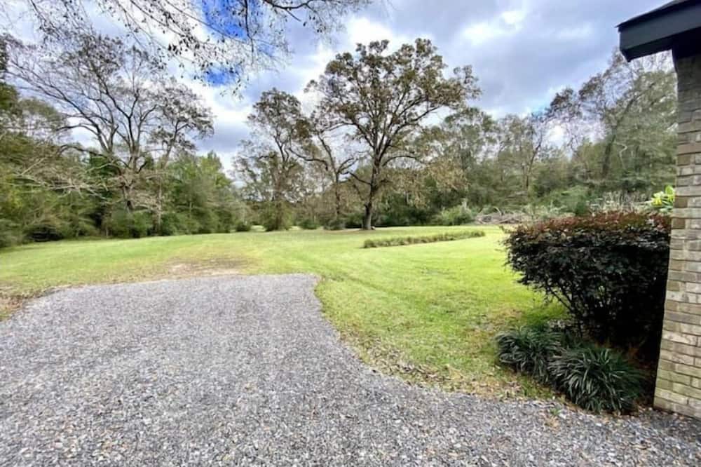 Photo of Outdoor in Laurel