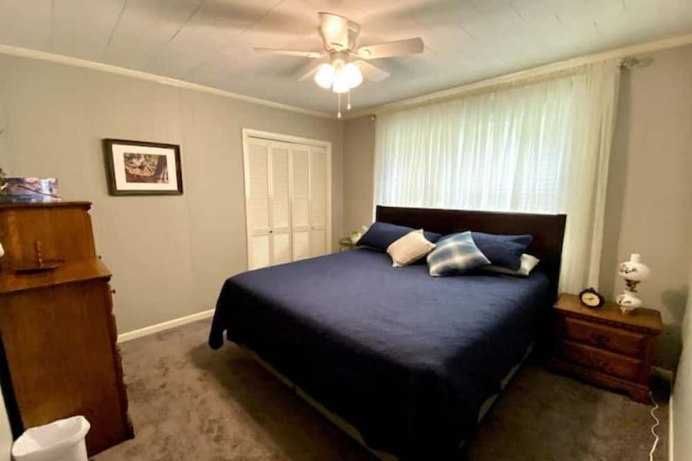 Photo of Bedroom in Laurel