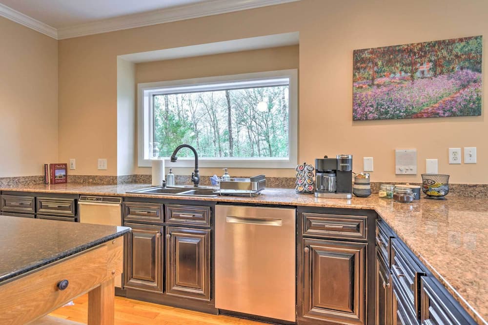 Photo of Kitchen in Daphne