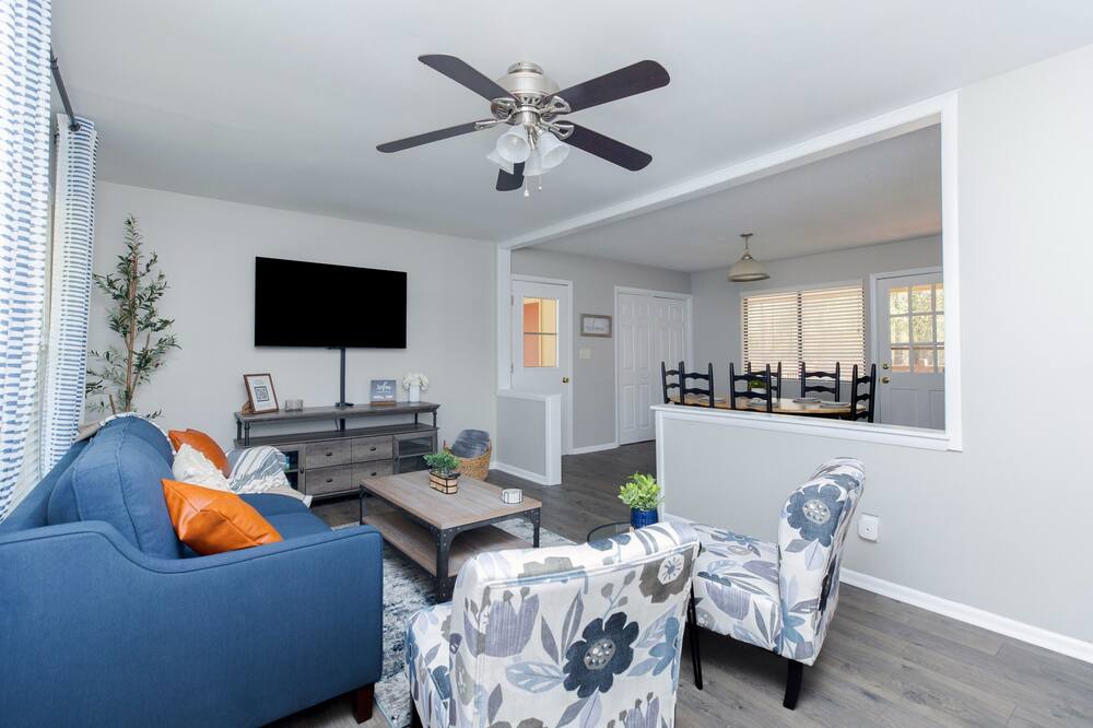 Photo of Bedroom in Perry