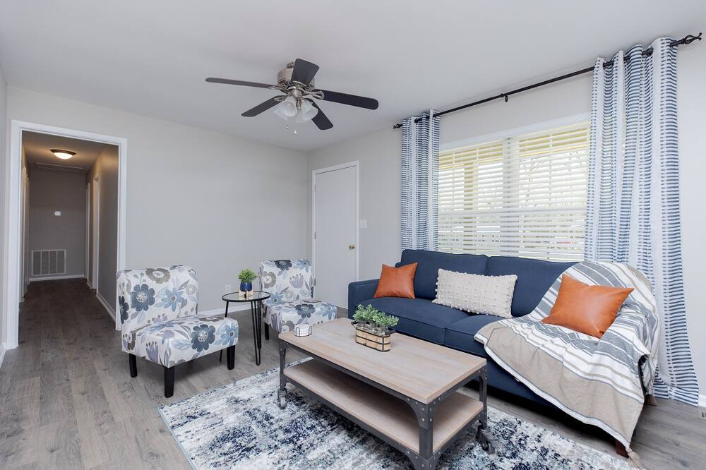 Photo of Bedroom in Perry