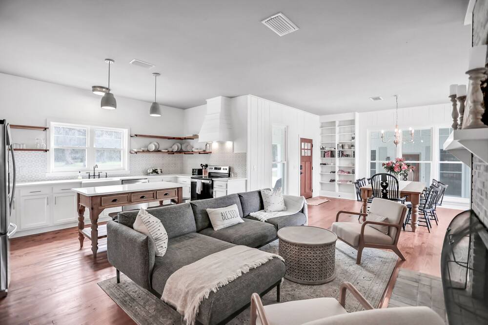 Photo of Livingroom in Nassau County