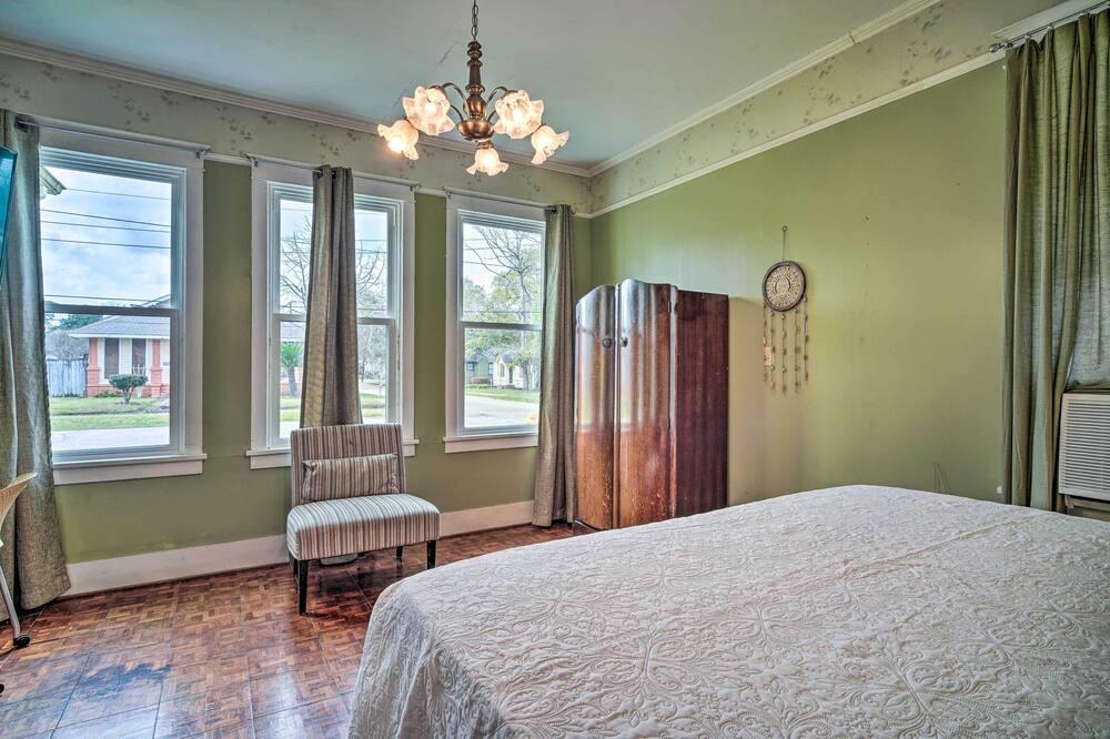 Photo of Bedroom in Mid City South
