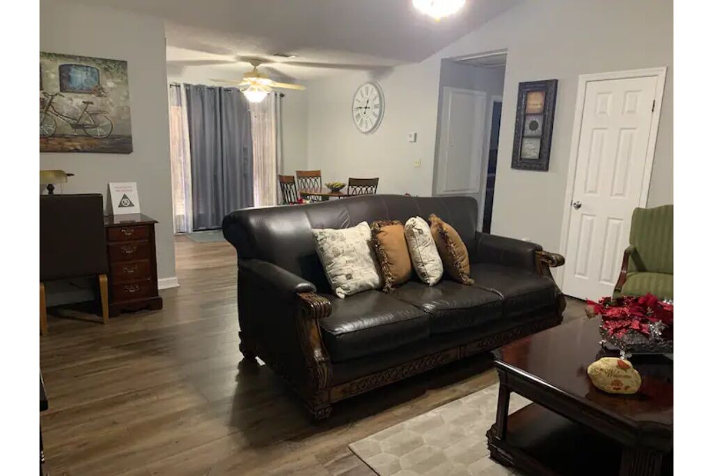 Photo of Livingroom in Albany
