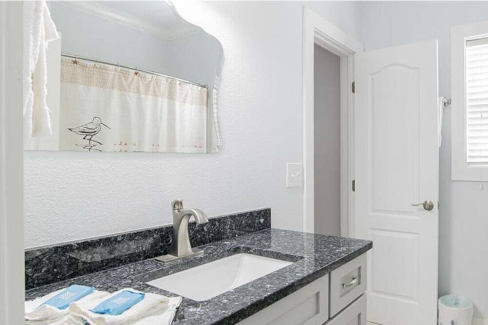 Photo of Bathroom in Ono Island