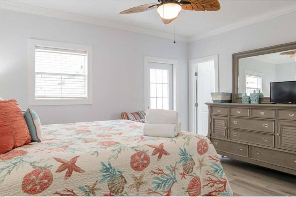 Photo of Bedroom in Ono Island