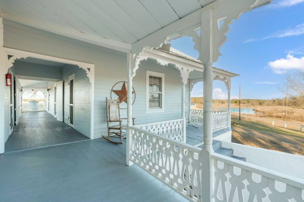 Photo of Outdoor in Eclectic