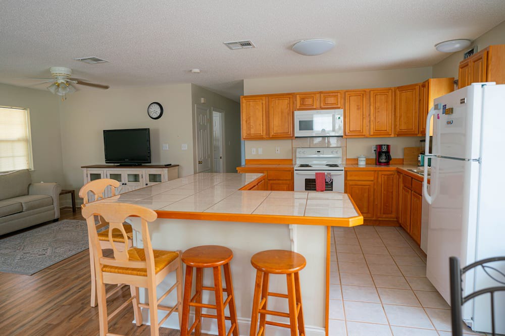 Photo of Kitchen in Shoreline Park