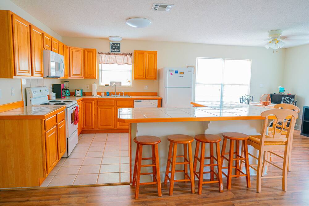 Photo of Kitchen in Shoreline Park