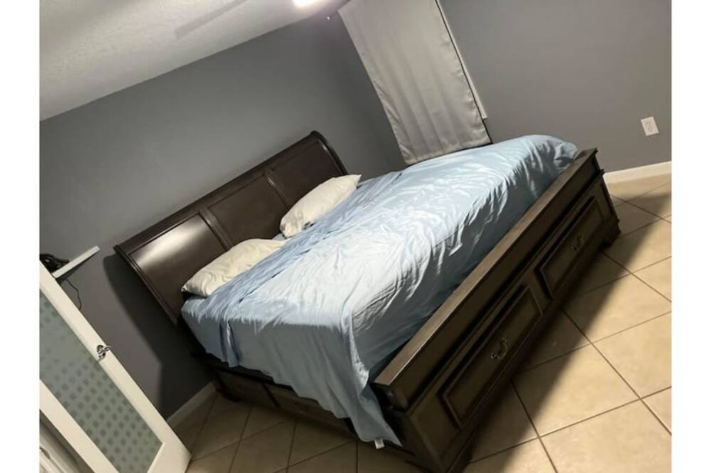 Photo of Bedroom in Middleburg